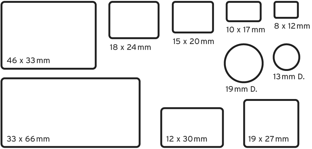 Etiquetas adhesivas blancas, troqueladas, en rollo.